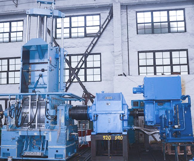 Moteur-CC-pour-caoutchouc-GE320-m&eacute;lange-(1)